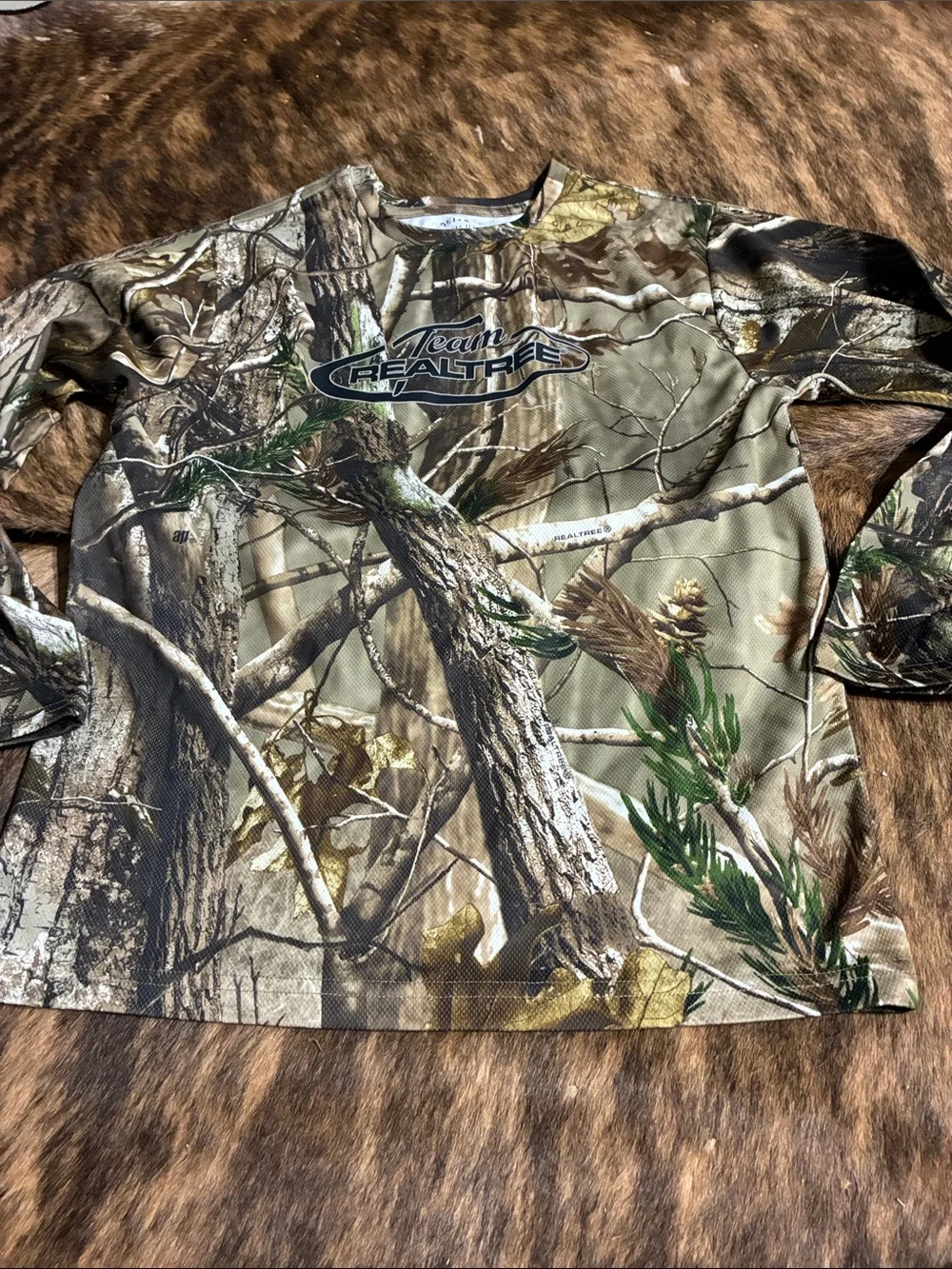 Team Realtree camo shirt in Youth 14/16